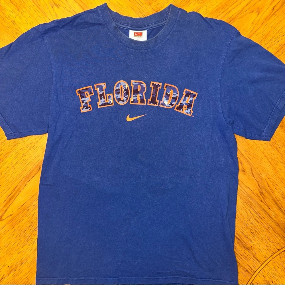 Vintage Nike Florida Gators TShirt Mens Size Medium Blue Center Swoosh Camo Logo